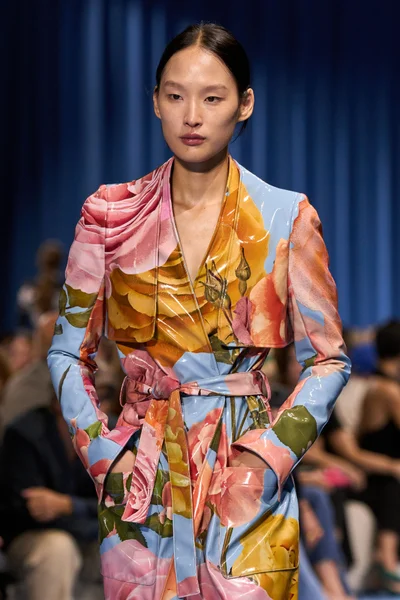 Look 77